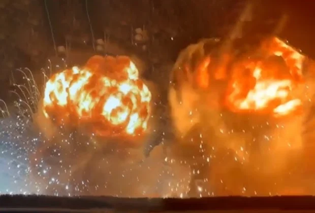 VIDEO Una dintre cele mai mari rafinării din Rusia este în flăcări