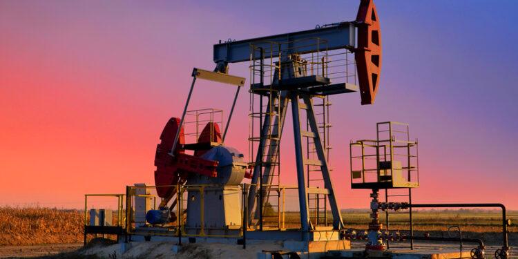 Petrolul este scump astăzi, dar acum 6 ani oamenii plăteau ca să scape de el