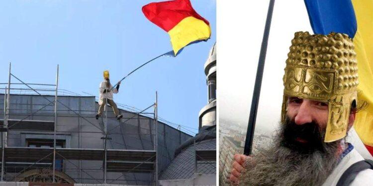 Ca să îl vadă mai multă lume, coiful de la Coţofeneşti va fi expus pe Stegarul Dac