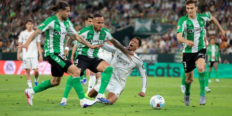 Real Madrid, KO în lupta pentru titlu la ultima fază cu Betis! Clasamentul din La Liga