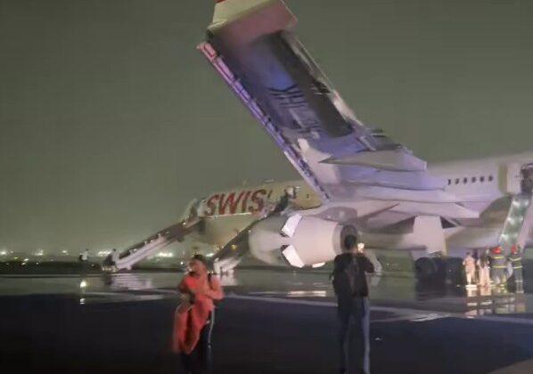 Un avion Swiss Air a anulat decolarea la aproape 200 km/h după ce i-a luat foc un motor, șase oameni au fost răniți