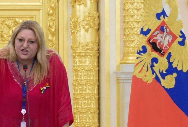 Rămasă fără imunitate, Şoşoacă cere azil politic în Rusia, singura ţară unde încape