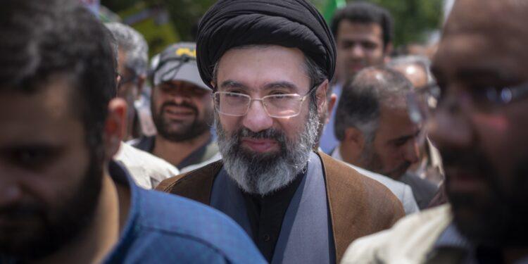 Liderul Iranului vrea „jihad cultural și economic” pentru „dezamăgirea” inamicilor. Mesajul lui Mojtaba Khamenei