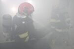 Misiune suspendată peste noapte. Pompierii reiau duminică lupta cu incendiul de la Ilova