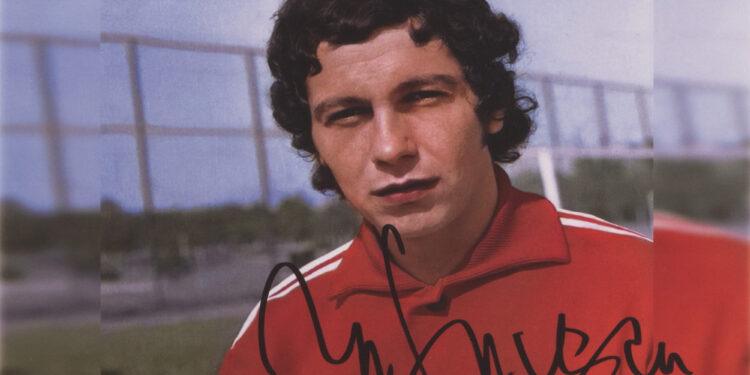 Lucescu, Nadia, Schumacher, Halep, Doroftei și JLo – în Licitația „All Stars Game” de la Artmark. Legendele din muzică și sport devin patrimoniu