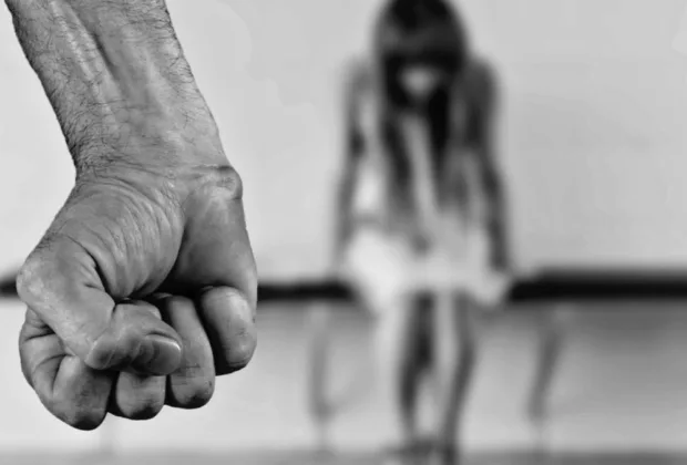 Crimă înfiorătoare în Bihor: Elevă de 18 ani, găsită moartă pe câmp / Update: Suspectul a fost prins și a recunoscut fapta / video