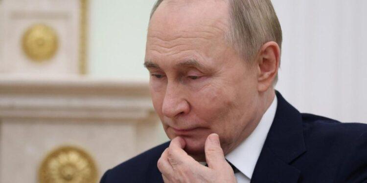 Vladimir Putin pune o condiție pentru a se întâlni cu Volodimir Zelenski