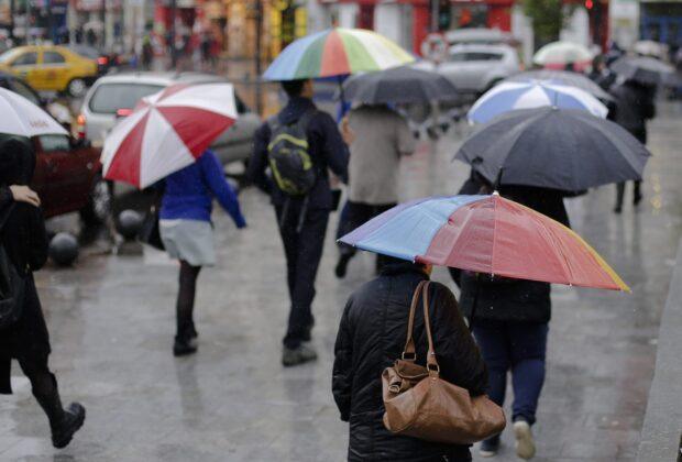 Alertă de vreme severă emisă acum de meteorologi. Răcire bruscă și cod galben de furtuni în jumătate din țară