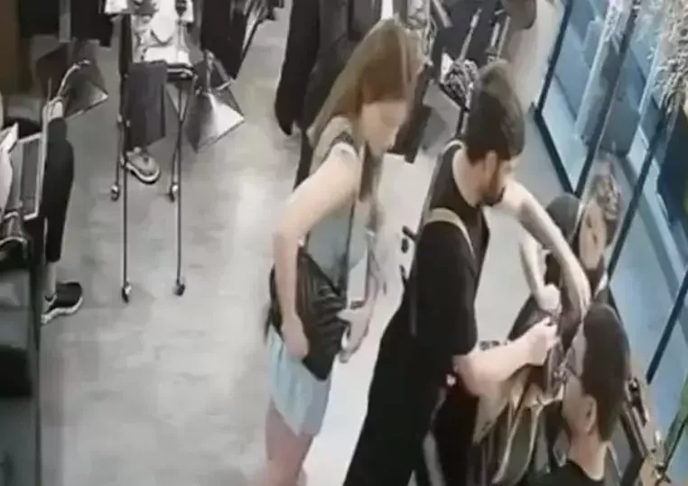 Un incident șocant a avut loc &icirc;ntr-un salon de &icirc;nfrumusețare din S&atilde;o Paulo. FOTO: captură video UOL