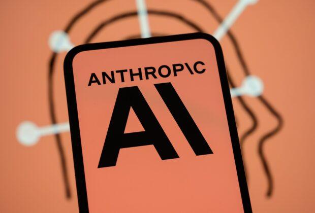 Anthropic tocmai a lansat public Fable 5, cel mai puternic model al său de AI, din clasa Mythos. Tariful dublu cerut