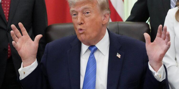 „Să curgă petrolul!”. Trump anunță cu entuziasm încheierea unui acord cu Iranul