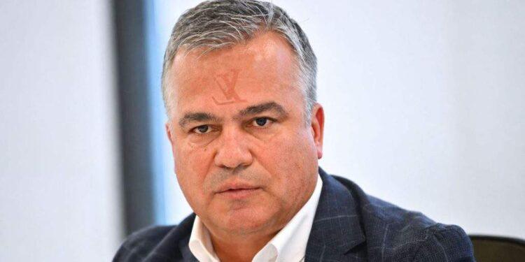 S-a consultat în secret cu pesediștii? Veștea, urme de cataramă Louis Vuitton în frunte